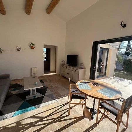 Appartement Calme Et Lumineux Paradou Eksteriør billede