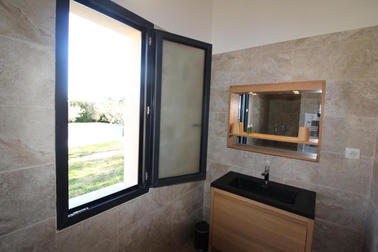Appartement Calme Et Lumineux Paradou Eksteriør billede